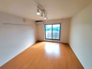 室内 (プレイス二子玉川 305)