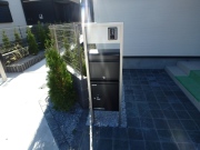 鎌田4-7 一戸建て貸家 1号棟 宅配ボックス